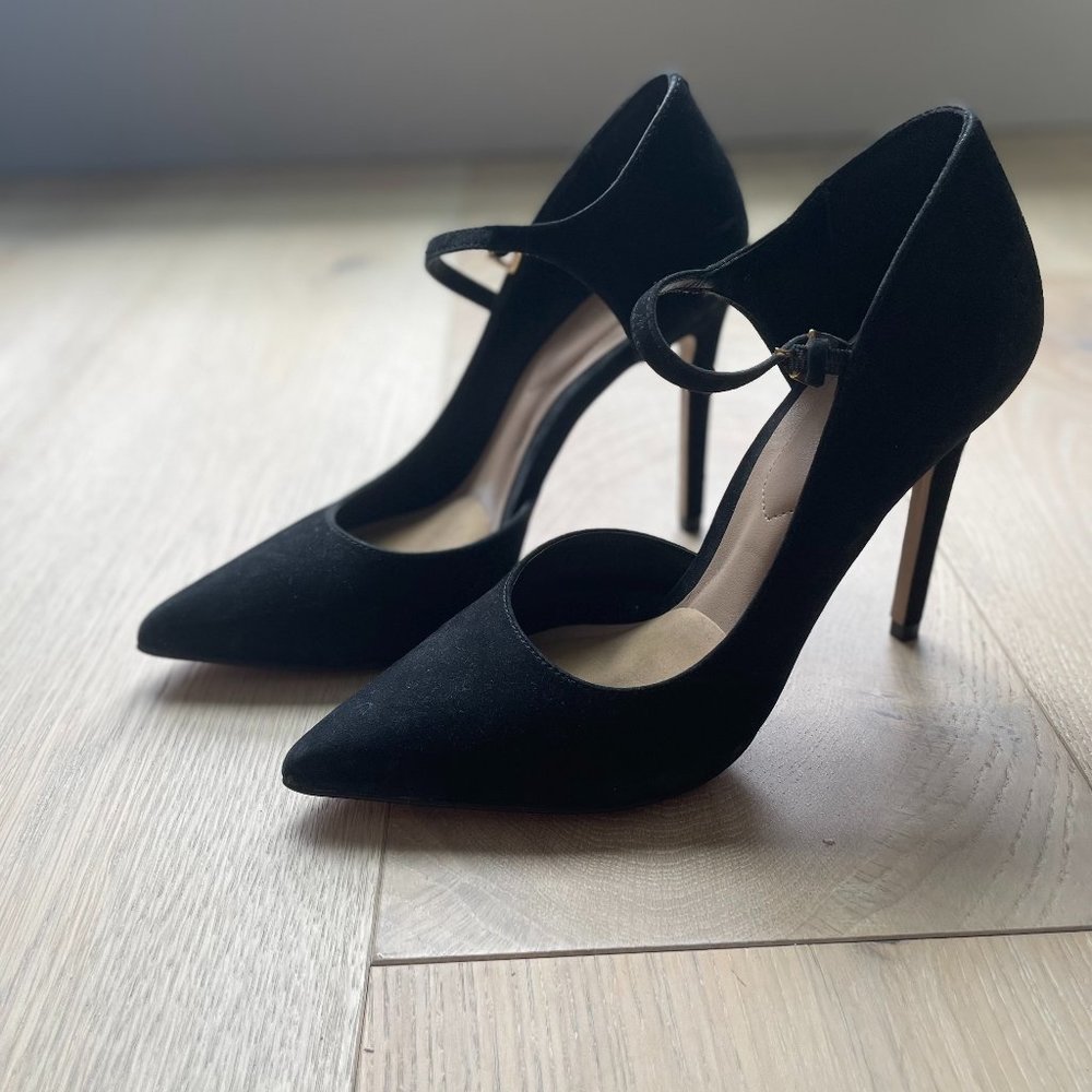 Aldo Black Suede Pointed Toe Heel Size 6
